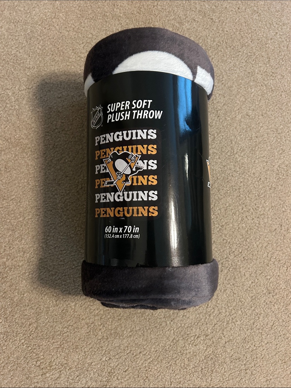 NWT super soft plush, throw NHL Pittsburgh Penguins blanket
